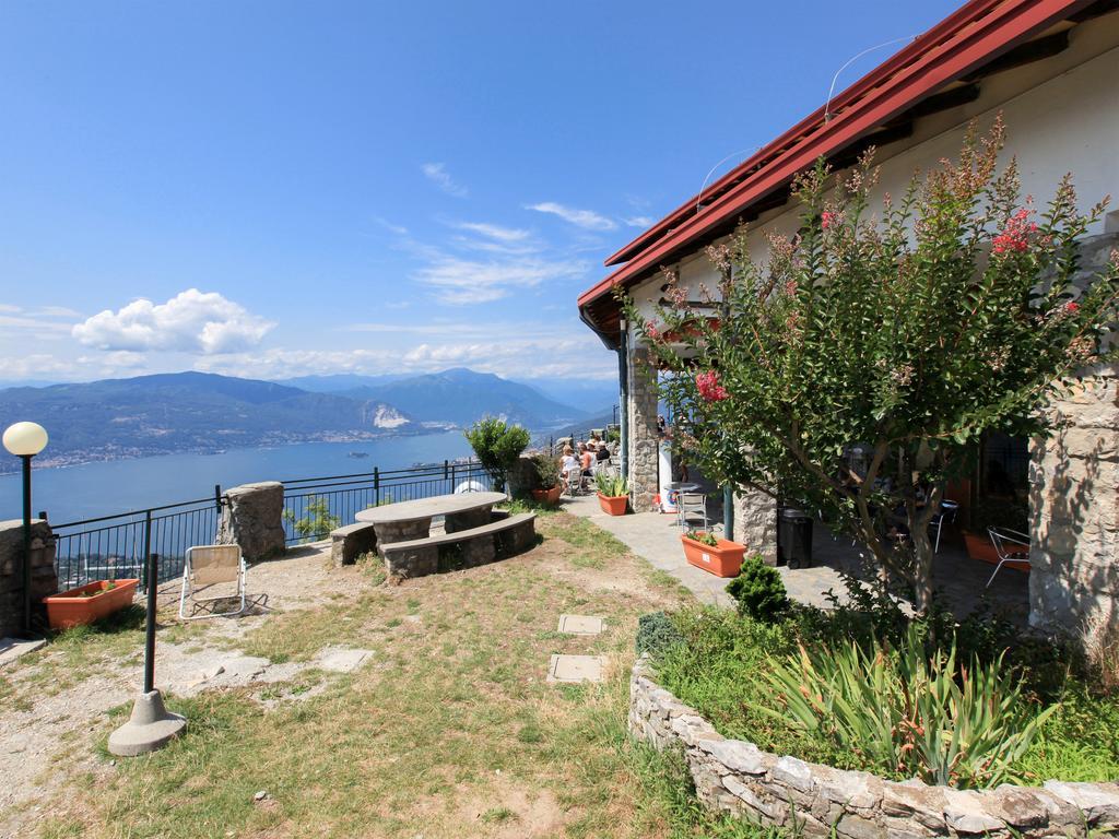 Hotel Funivia Laveno-Mombello Exterior photo