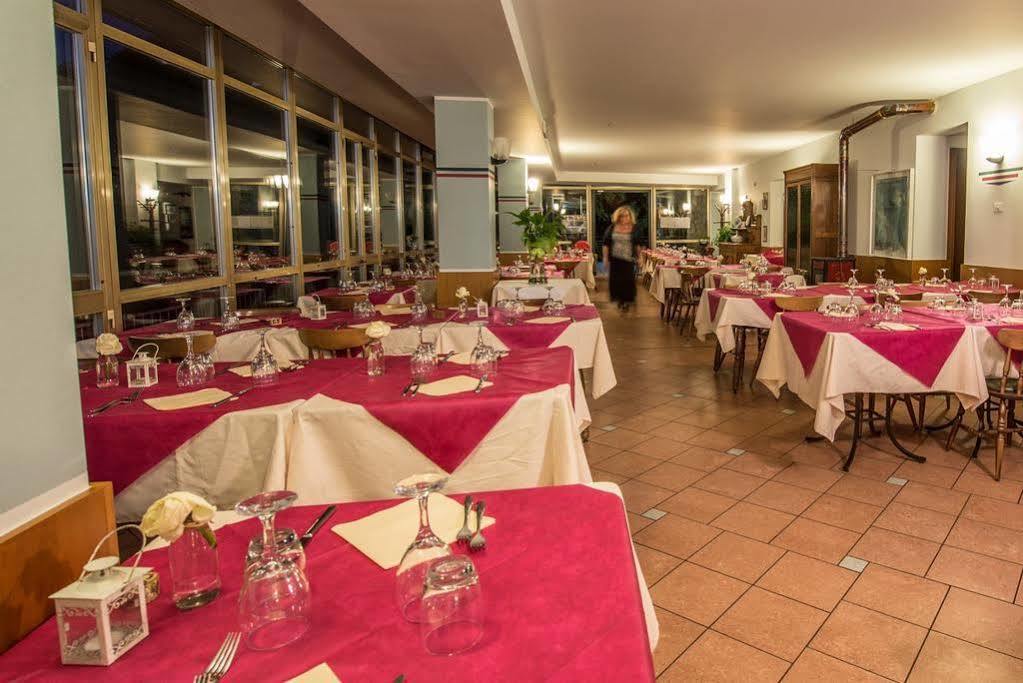 Hotel Funivia Laveno-Mombello Exterior photo